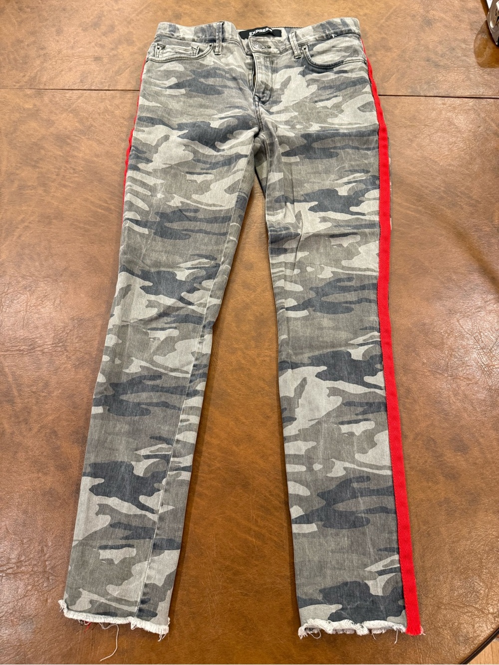 Express Camo Slim Jeans w/ Red Stripe Mid-Rise Ankle Jeggings Stretch Size 4
